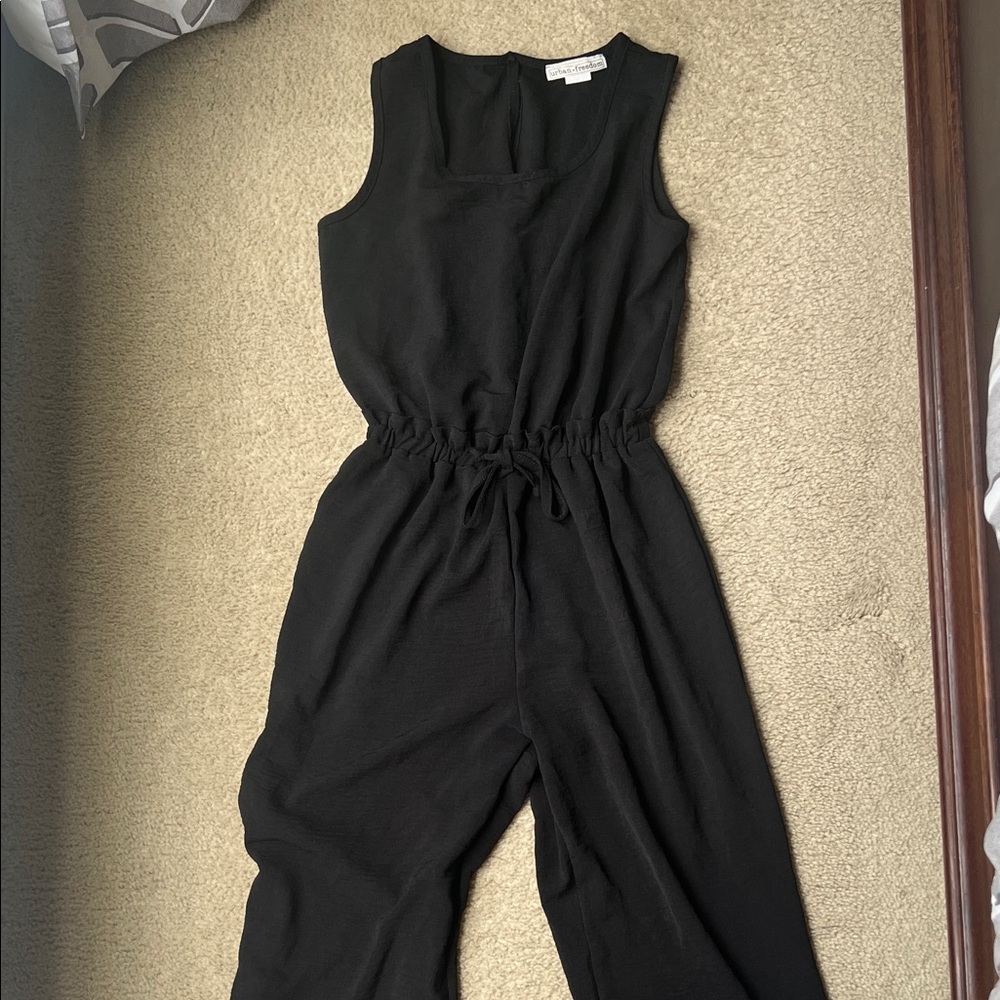 Chic Black Sleeveless Jumpsuit